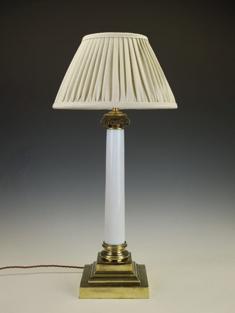 Medium Empire Shade (Natural)